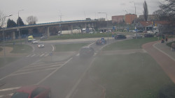 Křižovatka ulic Velká Dlážka a Polní