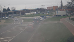 Křižovatka ulic Velká Dlážka a Polní