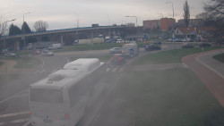 Křižovatka ulic Velká Dlážka a Polní