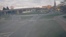 Křižovatka ulic Velká Dlážka a Polní