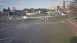 Křižovatka ulic Velká Dlážka a Polní