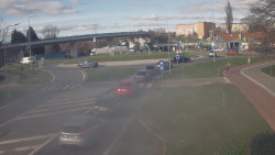 Křižovatka ulic Velká Dlážka a Polní