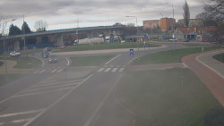 Křižovatka ulic Velká Dlážka a Polní