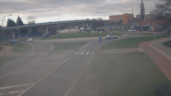 Křižovatka ulic Velká Dlážka a Polní