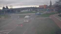 Křižovatka ulic Velká Dlážka a Polní