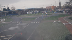 Křižovatka ulic Velká Dlážka a Polní