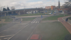 Křižovatka ulic Velká Dlážka a Polní