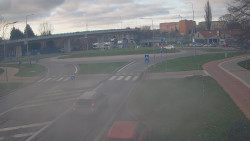 Křižovatka ulic Velká Dlážka a Polní