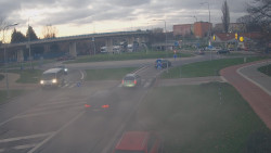 Křižovatka ulic Velká Dlážka a Polní