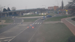 Křižovatka ulic Velká Dlážka a Polní