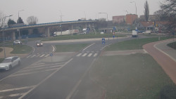 Křižovatka ulic Velká Dlážka a Polní