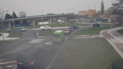 Křižovatka ulic Velká Dlážka a Polní