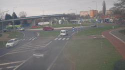 Křižovatka ulic Velká Dlážka a Polní