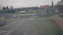 Křižovatka ulic Velká Dlážka a Polní