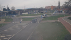 Křižovatka ulic Velká Dlážka a Polní