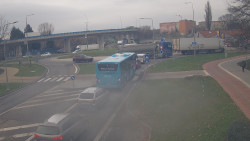 Křižovatka ulic Velká Dlážka a Polní