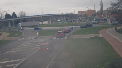 Křižovatka ulic Velká Dlážka a Polní