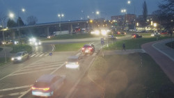 Křižovatka ulic Velká Dlážka a Polní