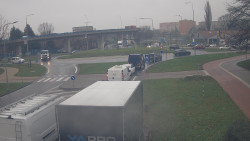 Křižovatka ulic Velká Dlážka a Polní