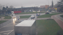 Křižovatka ulic Velká Dlážka a Polní