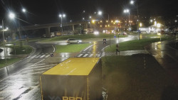 Křižovatka ulic Velká Dlážka a Polní