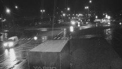 Křižovatka ulic Velká Dlážka a Polní