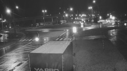 Křižovatka ulic Velká Dlážka a Polní