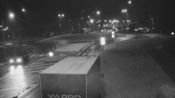 Křižovatka ulic Velká Dlážka a Polní