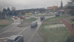 Křižovatka ulic Velká Dlážka a Polní