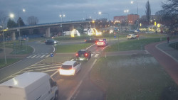 Křižovatka ulic Velká Dlážka a Polní