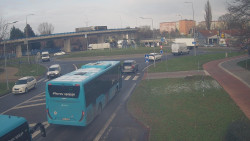 Křižovatka ulic Velká Dlážka a Polní