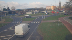 Křižovatka ulic Velká Dlážka a Polní