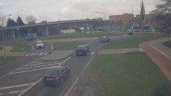 Křižovatka ulic Velká Dlážka a Polní