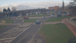 Křižovatka ulic Velká Dlážka a Polní