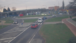 Křižovatka ulic Velká Dlážka a Polní