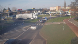 Křižovatka ulic Velká Dlážka a Polní