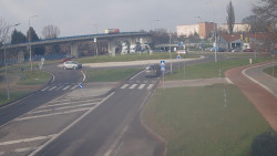 Křižovatka ulic Velká Dlážka a Polní