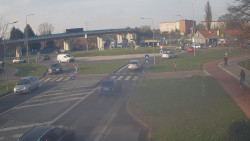 Křižovatka ulic Velká Dlážka a Polní