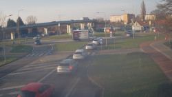 Křižovatka ulic Velká Dlážka a Polní