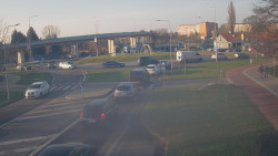 Křižovatka ulic Velká Dlážka a Polní