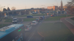 Křižovatka ulic Velká Dlážka a Polní