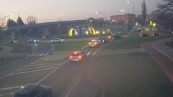 Křižovatka ulic Velká Dlážka a Polní