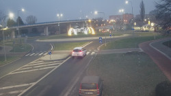 Křižovatka ulic Velká Dlážka a Polní