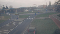 Křižovatka ulic Velká Dlážka a Polní