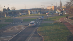 Křižovatka ulic Velká Dlážka a Polní