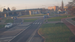 Křižovatka ulic Velká Dlážka a Polní