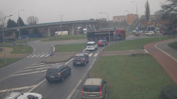 Křižovatka ulic Velká Dlážka a Polní