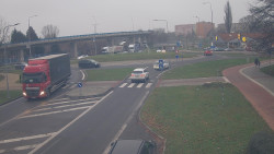 Křižovatka ulic Velká Dlážka a Polní