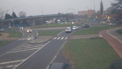 Křižovatka ulic Velká Dlážka a Polní