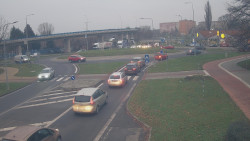 Křižovatka ulic Velká Dlážka a Polní